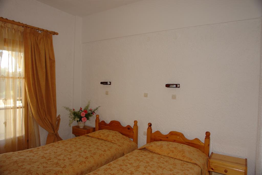 Prasoudopetra Apart otel Ágios Matthaíos Dış mekan fotoğraf