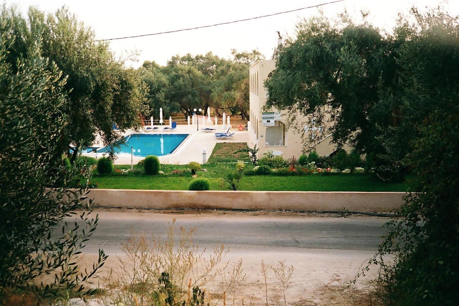 Prasoudopetra Apart otel Ágios Matthaíos Dış mekan fotoğraf