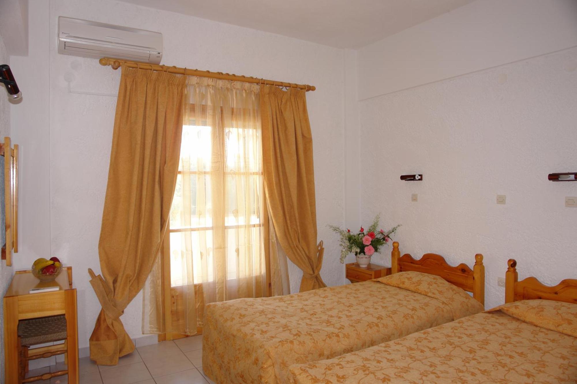 Prasoudopetra Apart otel Ágios Matthaíos Dış mekan fotoğraf